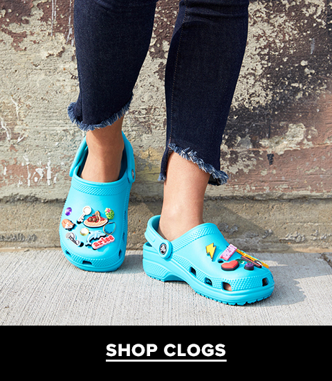 does shoe carnival sell crocs